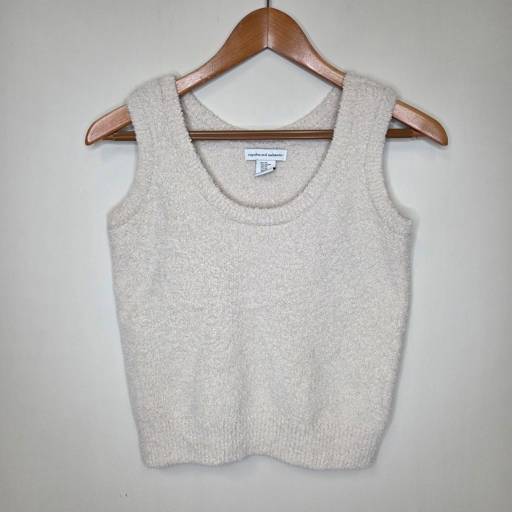 Cupcakes and Cashmere Cream Fuzzy Knit Scoop Neck Sweater‎ Cropped Tank Top XS